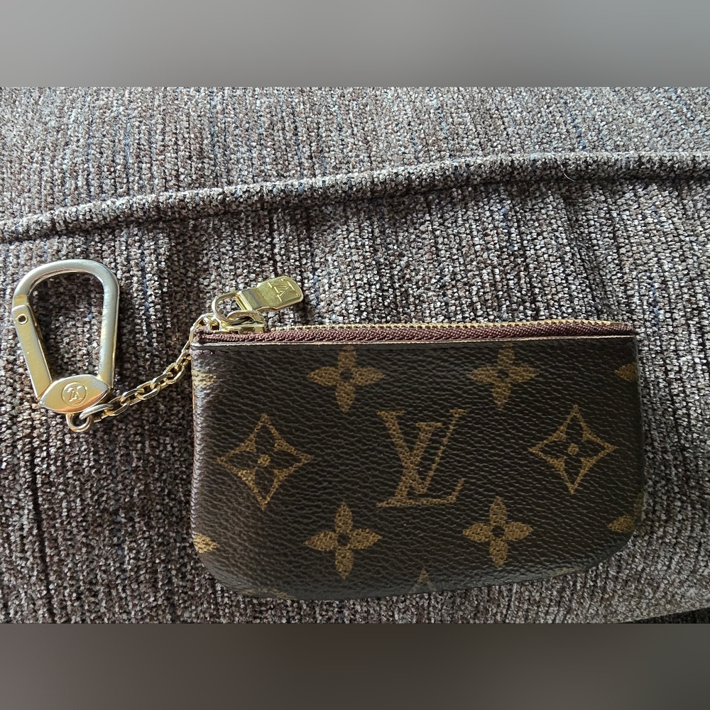Louis Vuitton Key Pouch - Picture 2 of 5
